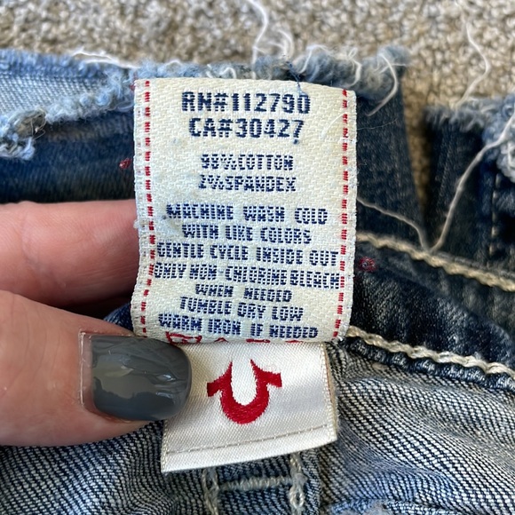 VGC True Religion Hi Rise Boot Jeans - Size 28 - Picture 7 of 7